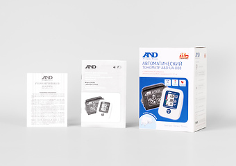 Коробка и документация к автоматическому тонометру A&D UA-888 (универсальная манжета и адаптер в комплекте)