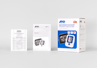 Коробка и документация к автоматическому тонометру A&D UA-888 (универсальная манжета в комплекте)
