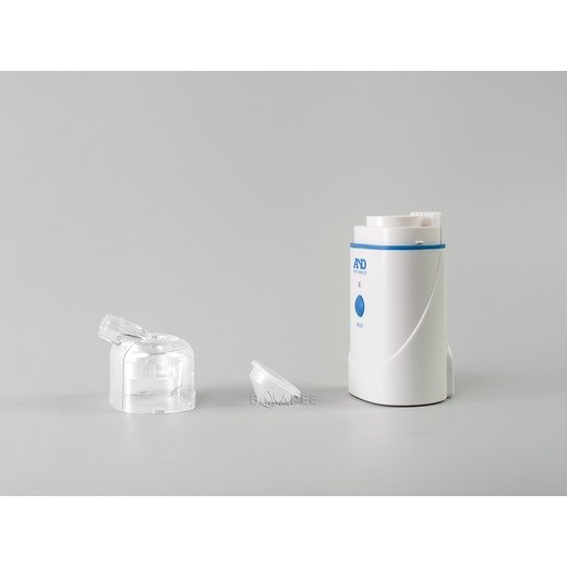 Ультразвуковой небулайзер AnD UN 231 со снятой крышкой и емкостью для лекарства