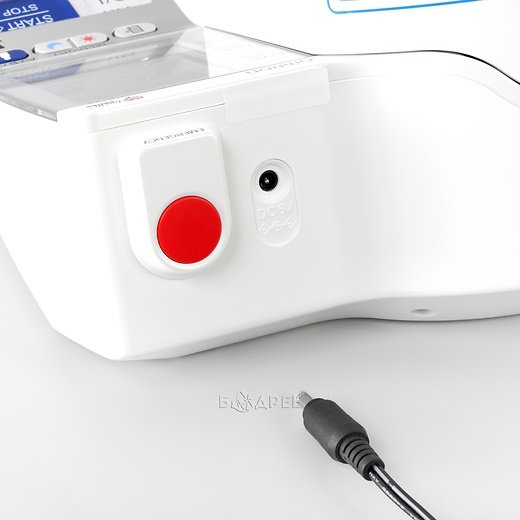 Гнездо для подключения сетевого адаптера тонометра Omron SpotArm i-Q132