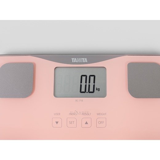 Анализатор жировой массы Tanita BC-718 (розовый) крупным планом